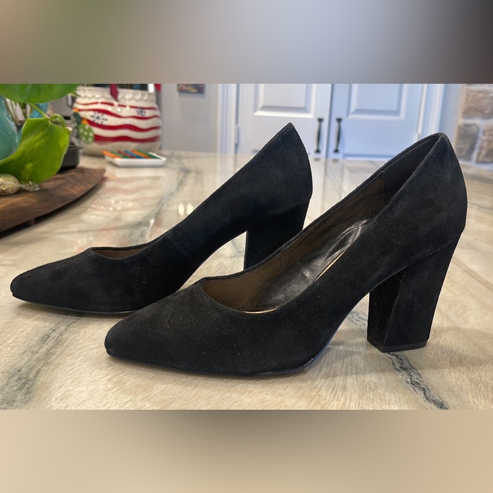 Brand New. Never worn! Bella Vita Leather Suede Heels. Size 8M